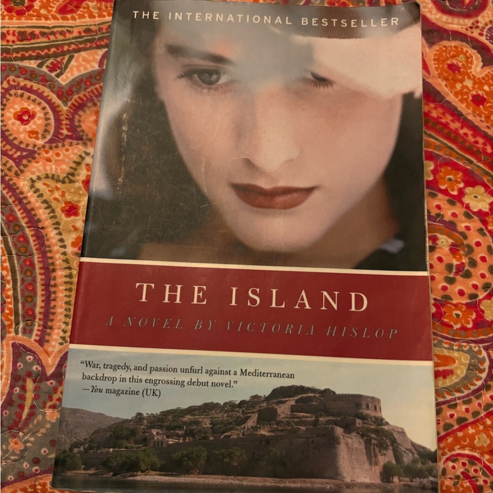 2/7.00 Book: The Island by Victoria Hislop 
International Best Seller